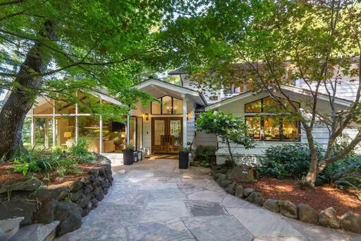 Custom home in Woodside, California by CHOW